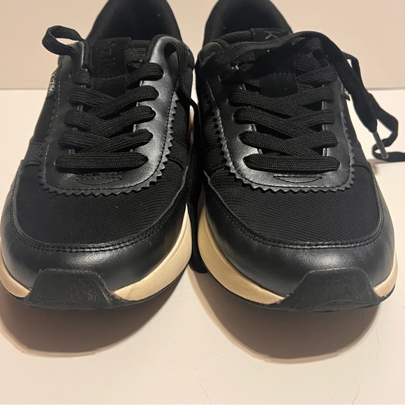Kizik Paris Women's Size 7 Black/Pristine Leather Hands-Free Sneakers - Picture 12 of 16